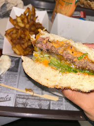 Photo n°7 de Burger University Sabines (Halles Plaza) à Montpellier ()