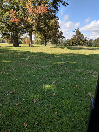 Golf Course «Twin Oaks Golf & Plantation Club», reviews and photos, 450 E 43rd St, Covington, KY 41015, USA