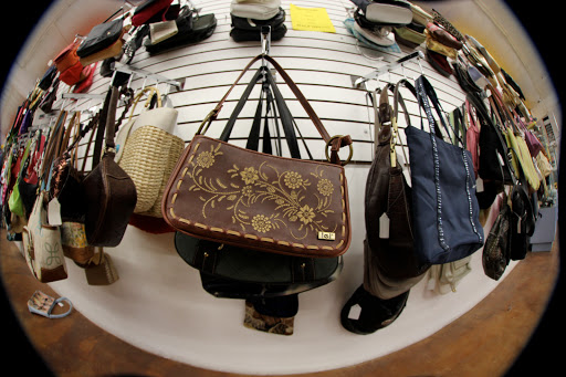 Thrift Store «Casa De Los Ninos Thrift Store», reviews and photos, 1302 E Prince Rd, Tucson, AZ 85719, USA