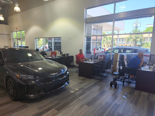 Kia Dealer «Lokey Kia», reviews and photos, 27960 US Hwy 19 N, Clearwater, FL 33761, USA