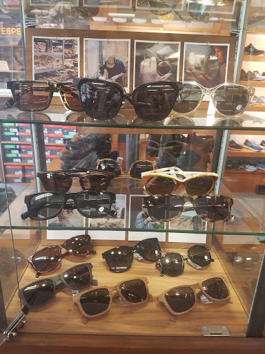 Shoe Store «Chiappetta Shoe Store», reviews and photos, 6821 39th Ave, Kenosha, WI 53142, USA