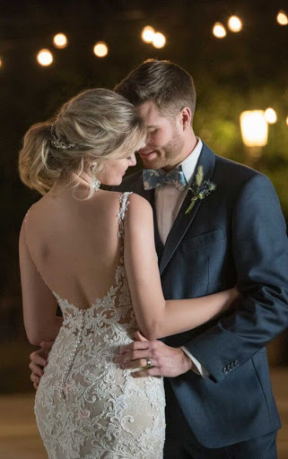 Bridal Shop «Here Comes the Bride», reviews and photos, 190 N Swift Rd, Addison, IL 60101, USA