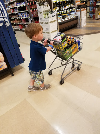 Grocery Store «Lowes Foods on Strickland Road», reviews and photos, 9600 Strickland Rd, Raleigh, NC 27615, USA