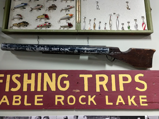 Sporting Goods Store «Sportsmans Factory Outlet», reviews and photos, 3031 N Martin Ave, Springfield, MO 65803, USA