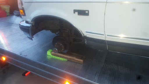 Auto Body Shop «Mahnke Auto Body», reviews and photos, 5855 W 56th Ave, Arvada, CO 80002, USA