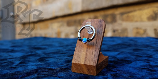 Tattoo Shop «Royal Flesh Tattoo and Piercing», reviews and photos, 4005 N Broadway St, Chicago, IL 60613, USA