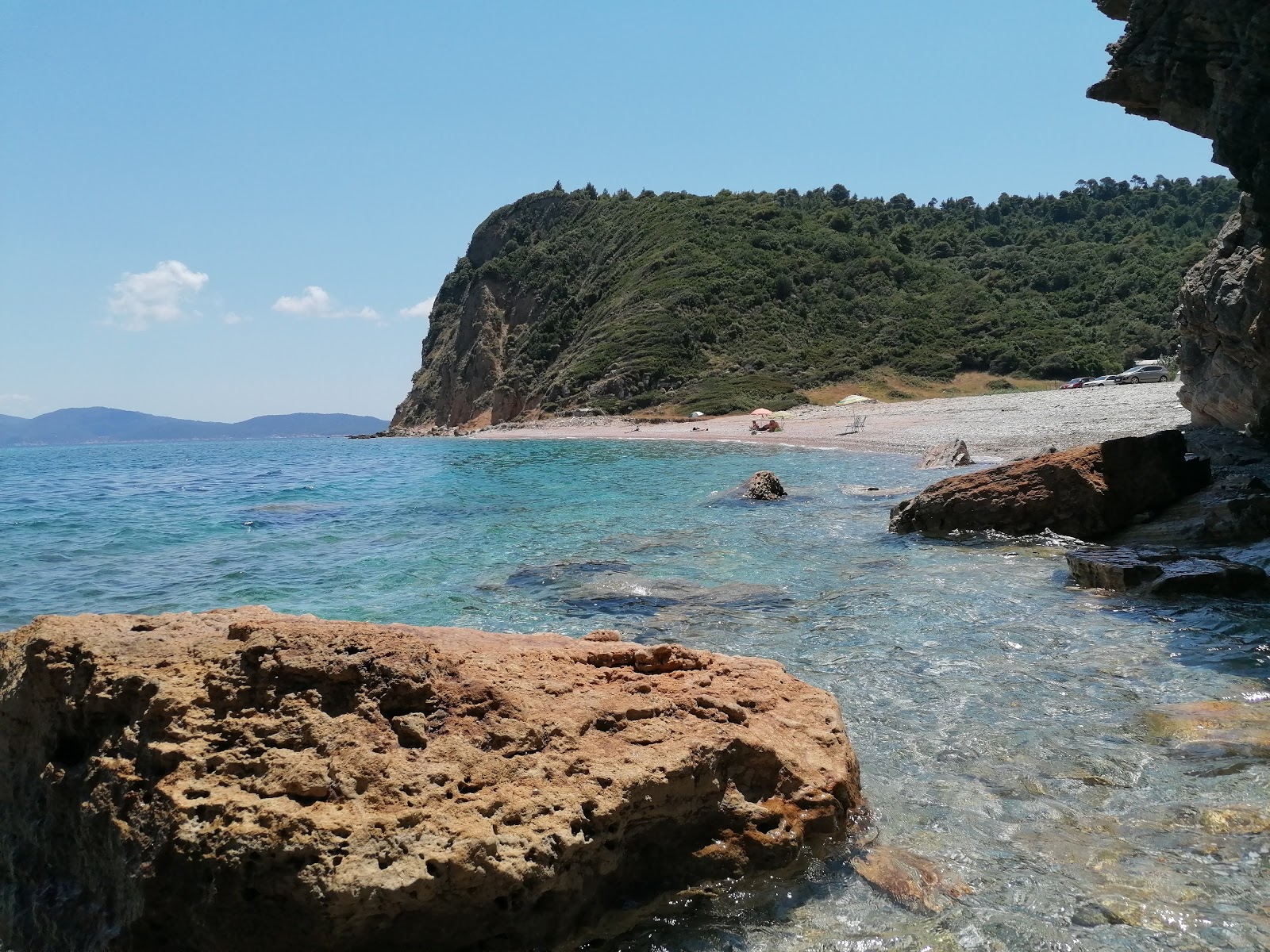 Foto de Liri beach com pequena baía