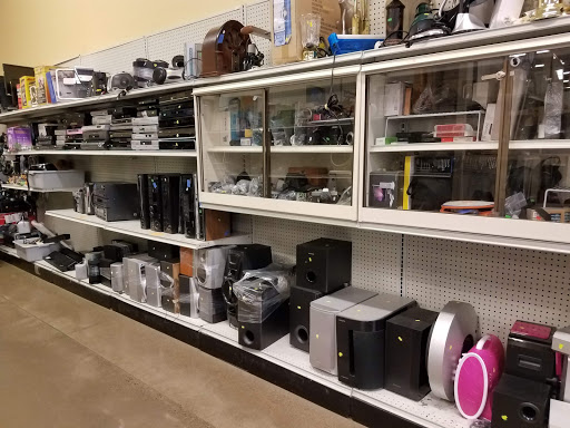 Thrift Store «St Vincent De Paul - West Broadway Thrift Store», reviews and photos, 2345 W Broadway, Eugene, OR 97402, USA