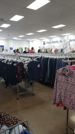 Thrift Store «Goodwill Centerville Retail Store», reviews and photos, 1650 St Matthews Ln, Manakin-Sabot, VA 23103, USA