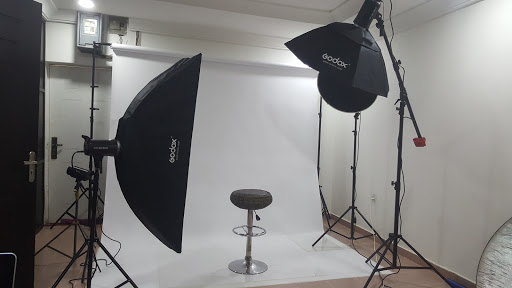 KD Studio, Suite 23, Angel Plaza, AMAC, Samuel Ladoke Akintola Boulevard, Garki 2, Abuja, Nigeria, Photographer, state Federal Capital Territory