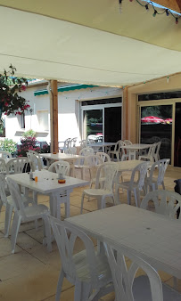 Atmosphère du Restaurant du camping de l'Ilot à Cubjac - n°2