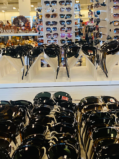 Department Store «Nordstrom Rack Lake Brandon Plaza», reviews and photos, 11201 Causeway Blvd, Brandon, FL 33511, USA