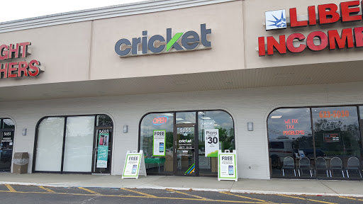 Cell Phone Store «Cricket Wireless Authorized Retailer», reviews and photos, 5655 Dixie Hwy, Waterford Twp, MI 48329, USA