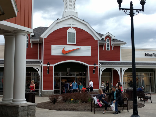 Clothing Store «Nike Factory Store», reviews and photos, 2200 Tanger Blvd #735, Washington, PA 15301, USA