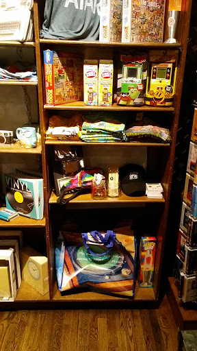 American Restaurant «Cracker Barrel Old Country Store», reviews and photos, 2012 E 59th St, Anderson, IN 46013, USA