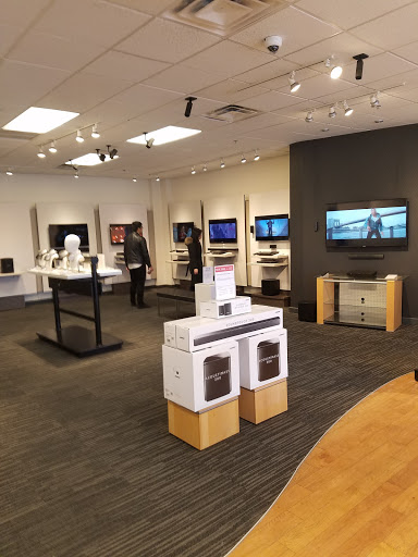 Home Audio Store «Bose Factory Store», reviews and photos, 1 Outlet Blvd #355, Wrentham, MA 02093, USA