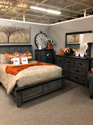 Furniture Store «JR Furniture Tigard», reviews and photos, 14255 SW Pacific Hwy, Tigard, OR 97224, USA