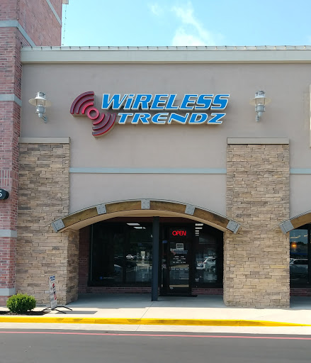 Cell Phone Store «Wireless Trendz - South Springfield», reviews and photos, 1330 E Battlefield Rd, Springfield, MO 65804, USA