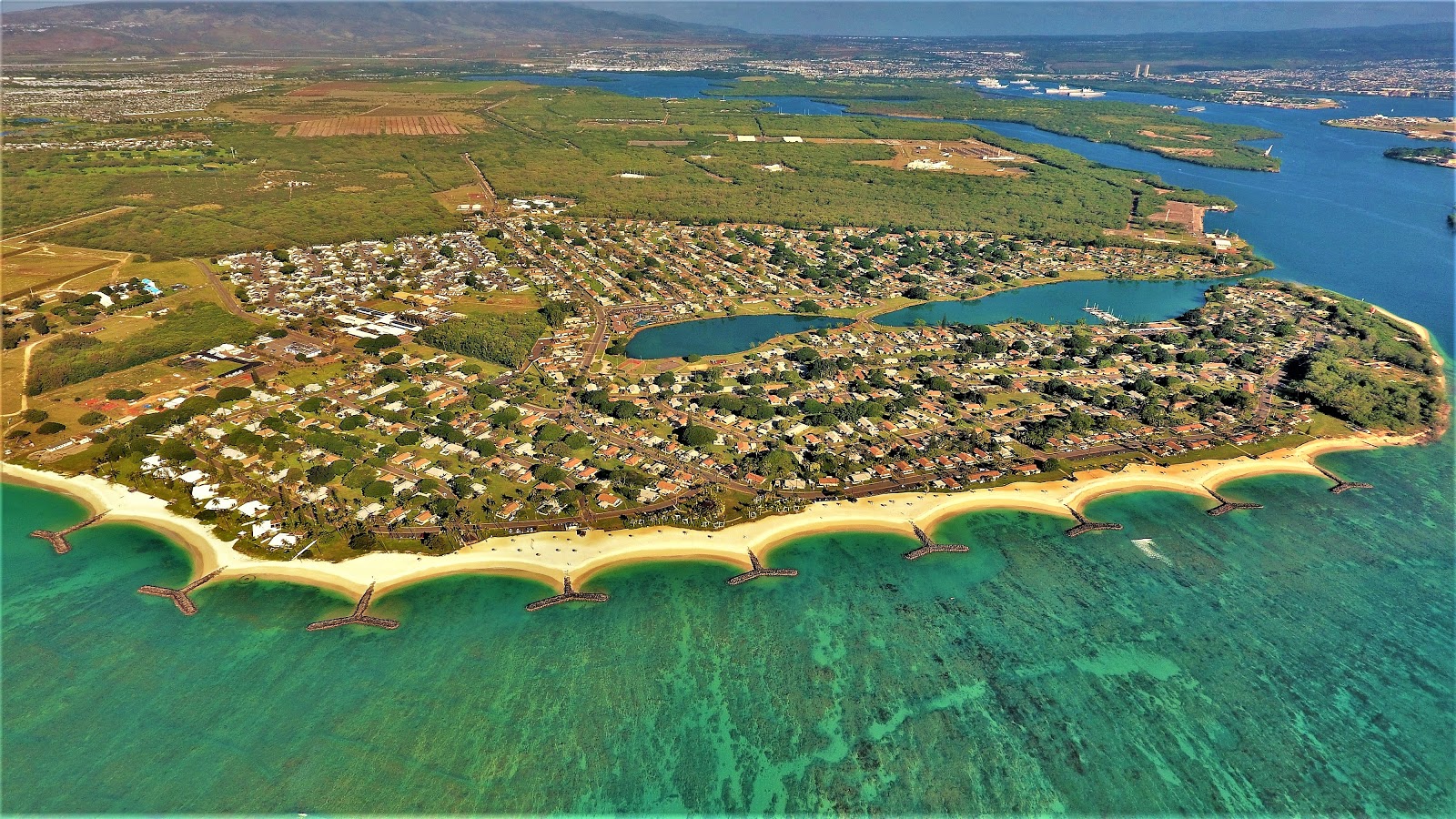 Iroquois Lagoon Beach 2'in fotoğrafı birden fazla uzun koy ile birlikte