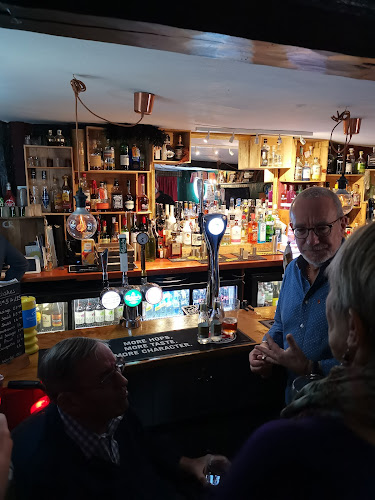 Comments and reviews of The Lowndes Arms