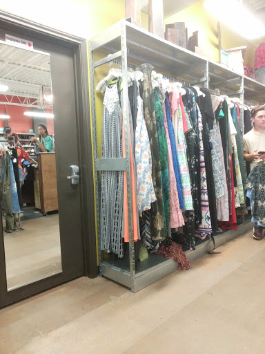 Used Clothing Store «Buffalo Exchange Houston», reviews and photos, 2901 S Shepherd Dr, Houston, TX 77098, USA