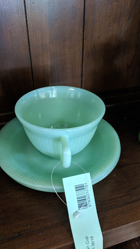 Consignment Shop «Retreat Home & Lifestyle Resale Store», reviews and photos, 1501 US-190, Covington, LA 70433, USA