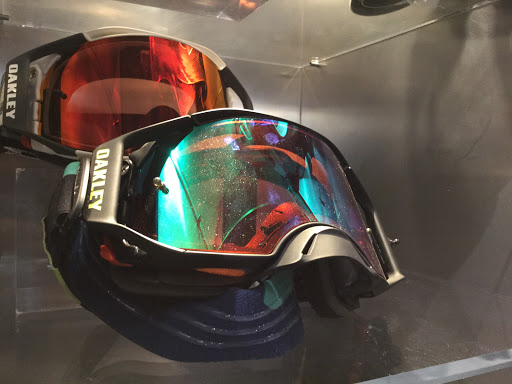 Sunglasses Store «Oakley Store», reviews and photos, 654 Spectrum Center Dr, Irvine, CA 92618, USA