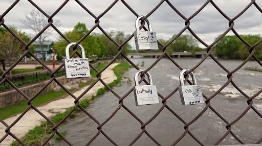 Park «Bicentennial Riverfront Park», reviews and photos, 301 E Hydraulic St, Yorkville, IL 60560, USA