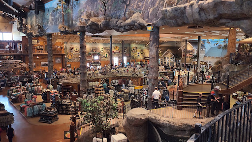 Sporting Goods Store «Bass Pro Shops», reviews and photos, 7777 Victoria Gardens Ln, Rancho Cucamonga, CA 91739, USA