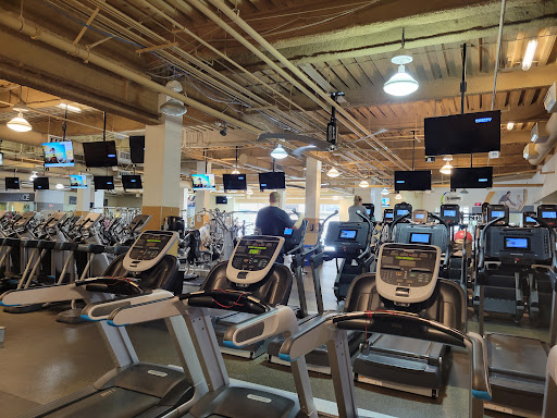 24 Hour Fitness image