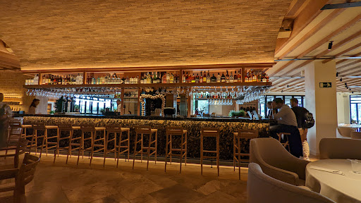 CAFĂ©-BAR PLAZA EPOCA