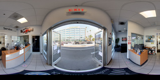 Volkswagen Dealer «Livingston Volkswagen», reviews and photos, 21141 Ventura Blvd, Woodland Hills, CA 91364, USA