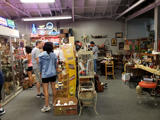 Fensty's Flea Market