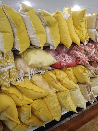 Department Store «HomeGoods», reviews and photos, 1945 W Lumsden Rd, Brandon, FL 33511, USA