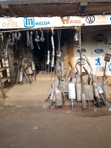 Bobo Exhaustnet Shop, feri gada tomato market, Jos, Nigeria, Market, state Plateau