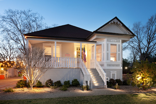 Dr. Wilkinson's Backyard Resort & Mineral Springs