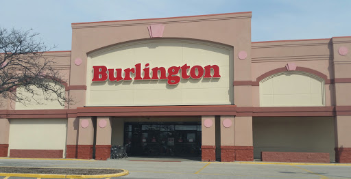 Clothing Store «Burlington Coat Factory», reviews and photos, 1555 S Lake St, Mundelein, IL 60060, USA