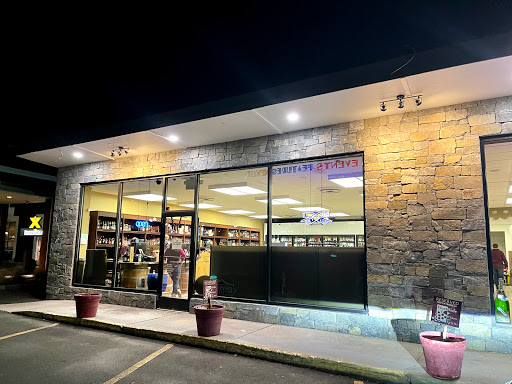 Wine Store «West Side Wines & Spirits», reviews and photos, 10 Raymond Rd, West Hartford, CT 06107, USA