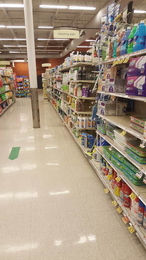 Grocery Store «Hannaford Supermarket», reviews and photos, 1122 Mohawk St, Utica, NY 13501, USA