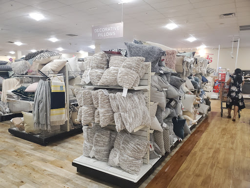 Department Store «HomeGoods», reviews and photos, 8200 Renaissance Pkwy #103, Durham, NC 27713, USA