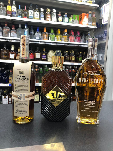 Liquor Store «Virginia Curve Liquor Store», reviews and photos, 856 Virginia Ave, Atlanta, GA 30354, USA