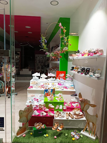 Comentarii opinii despre Little Feet