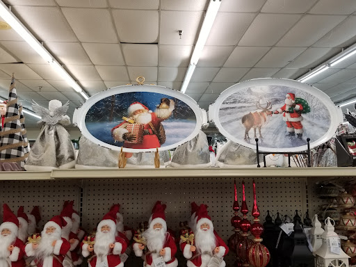 Home Goods Store «Trees n Trends - Bowling Green, KY», reviews and photos, 1555 Campbell Ln, Bowling Green, KY 42104, USA