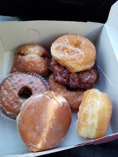 Donut Shop «Fresh Donuts», reviews and photos, 11030 Balboa Blvd, Granada Hills, CA 91344, USA