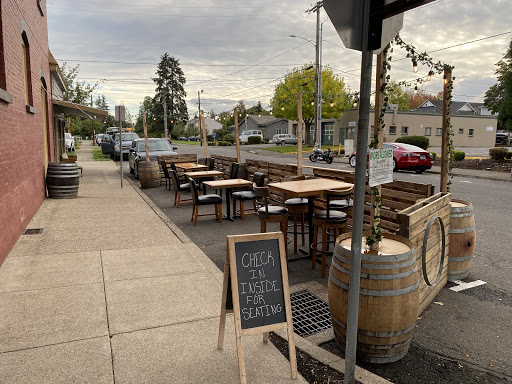 Wine Bar «Crush Wine Bar & Tasting Room», reviews and photos, 105 Main St E, Monmouth, OR 97361, USA