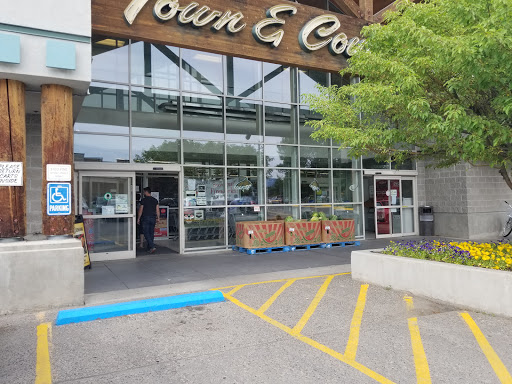 Grocery Store «Town & Country Foods», reviews and photos, 219 N 19th Ave, Bozeman, MT 59718, USA
