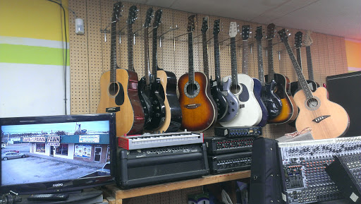 Pawn Shop «Tampa Gun & Pawn», reviews and photos, 12319 N Nebraska Ave, Tampa, FL 33612, USA