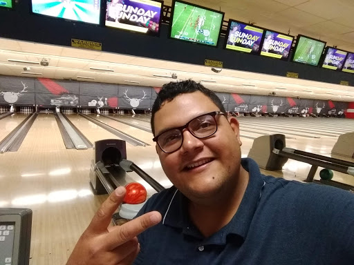 Bowling Alley «Brunswick Zone Glendale Heights», reviews and photos, 558 North Ave, Glendale Heights, IL 60139, USA