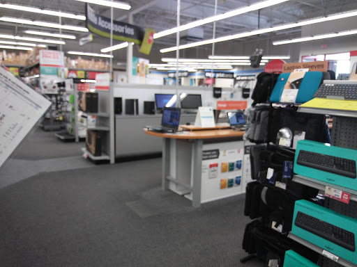 Office Supply Store «Staples», reviews and photos, 23035 W Outer Dr, Allen Park, MI 48101, USA