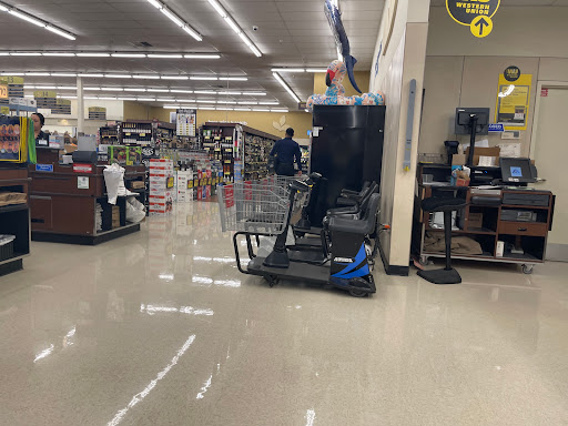 Grocery Store «Albertsons», reviews and photos, 13045 Rosedale Hwy, Bakersfield, CA 93312, USA